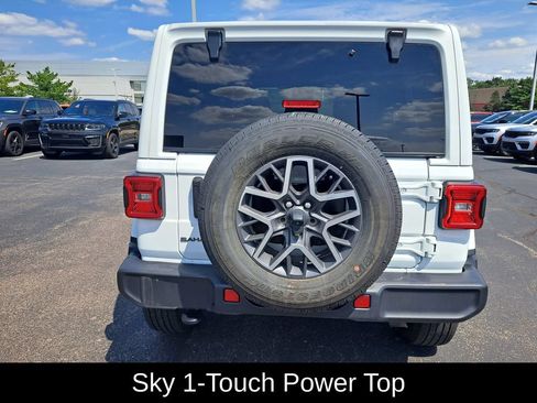 Certified 2025 Jeep Wrangler Unlimited Sahara AWD/4WD image 5