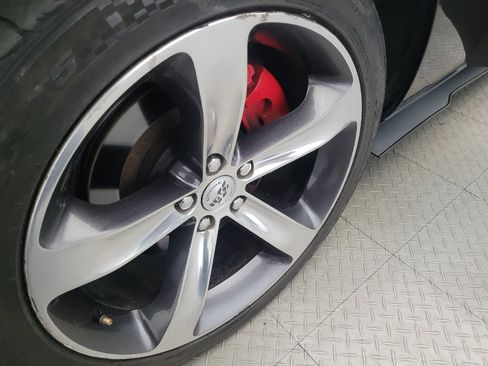 Used 2014 Dodge Challenger R/T RWD image 31
