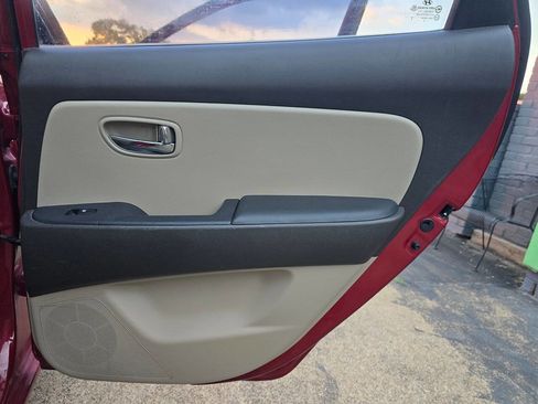 Used 2010 Hyundai Elantra GLS image 19