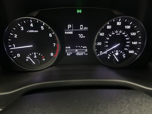 Used 2017 Hyundai Elantra SE image 25