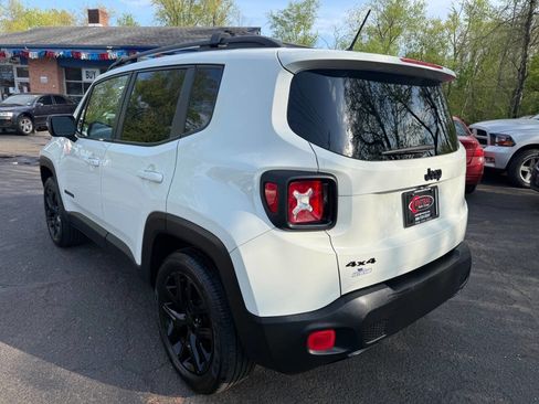 Used 2017 Jeep Renegade Altitude AWD/4WD image 7
