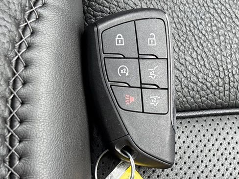 Used 2025 GMC Yukon XL Denali AWD/4WD image 44