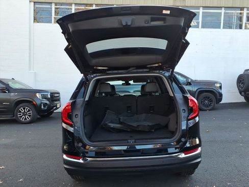 Certified 2022 GMC Terrain SLT image 9