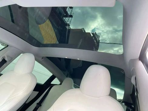 Used 2023 Tesla Model 3 Standard Range image 15