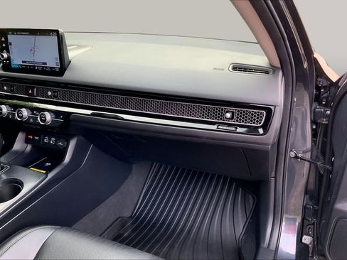 Used 2024 Honda Civic Touring image 19