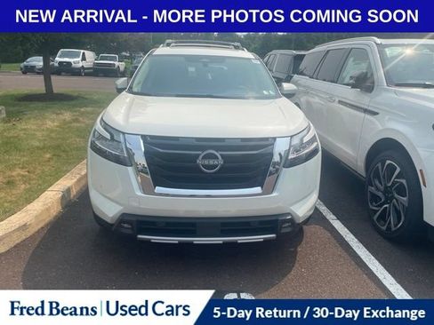 Used 2023 Nissan Pathfinder Platinum w/ Lighting Package (N93) AWD/4WD image 2
