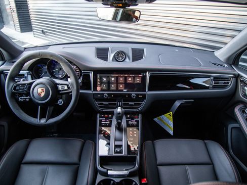 New 2026 Porsche Macan Turbo AWD/4WD image 21