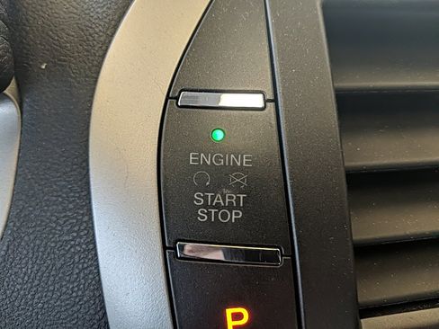 Used 2013 Lincoln MKZ AWD image 23