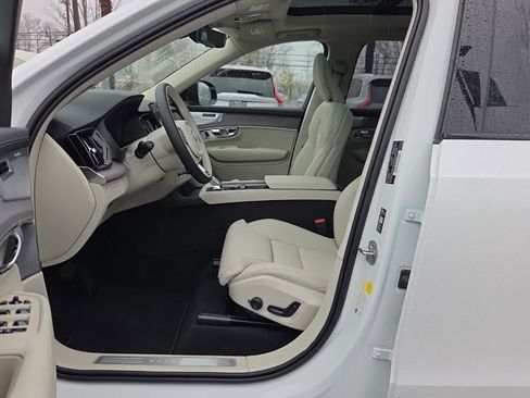 New 2026 Volvo XC90 T8 Ultra w/ Lounge Package AWD/4WD image 4