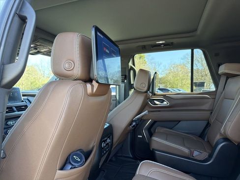 Used 2024 Chevrolet Tahoe High Country w/ Premium Package image 19