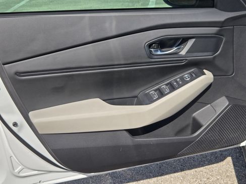 Used 2025 Honda Accord SE image 11