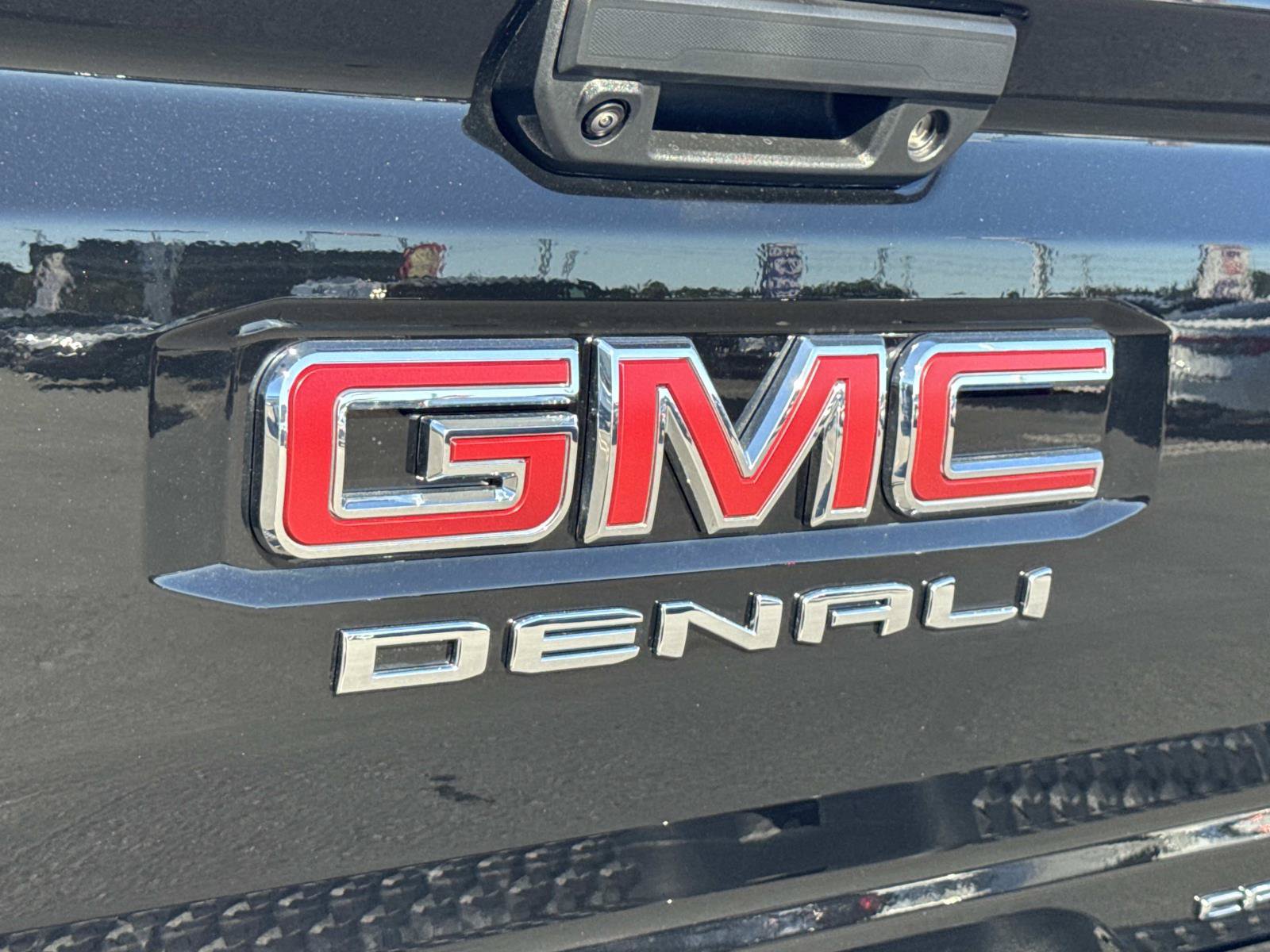Used 2026 GMC Canyon Denali AWD/4WD image 32