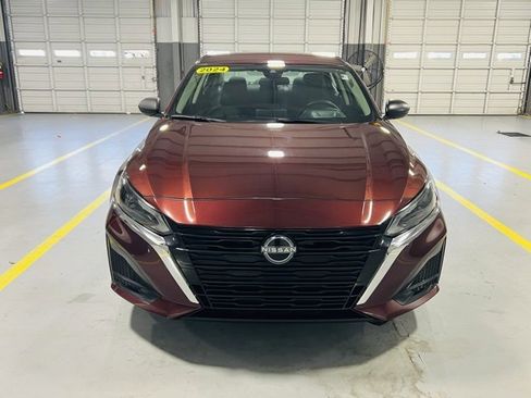 Used 2024 Nissan Altima 2.5 SV image 12