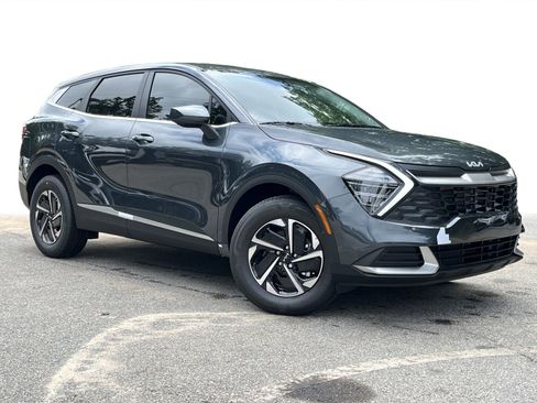 New 2025 Kia Sportage LX image 2