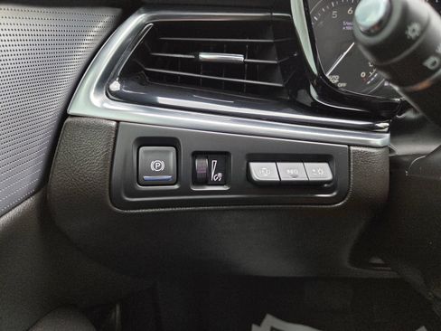 Used 2023 Cadillac XT6 Premium Luxury w/ Technology Package FWD image 47