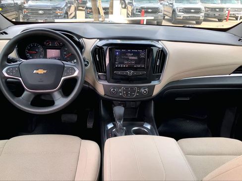 Used 2023 Chevrolet Traverse LS FWD image 16