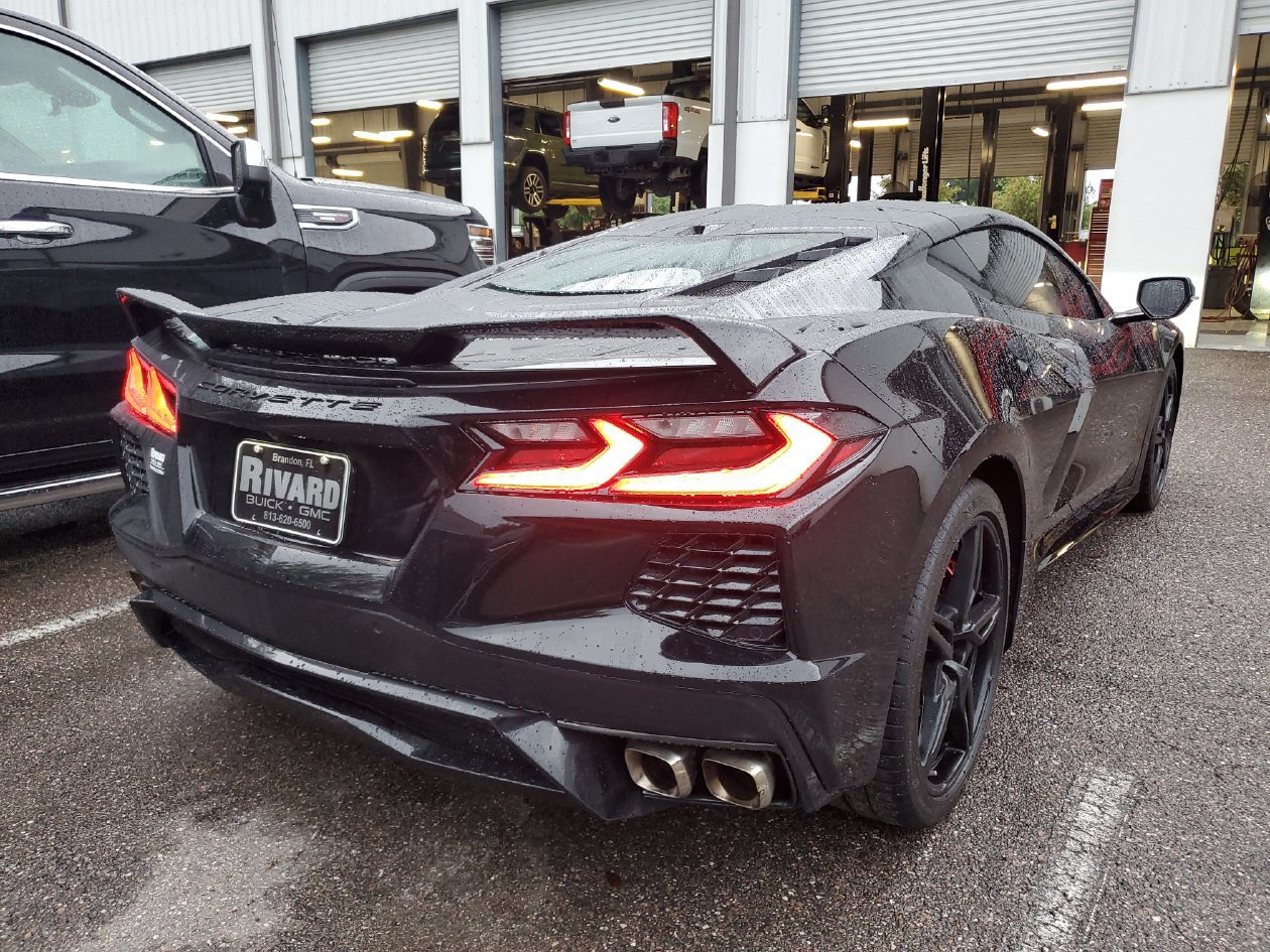 Used 2023 Chevrolet Corvette Stingray Preferred Cpe w/ Z51 Performance Package RWD image 4