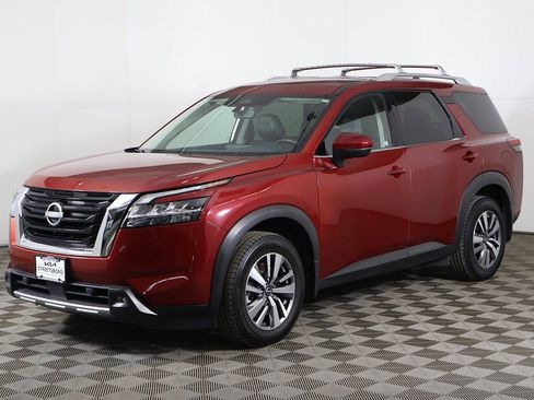 Used 2023 Nissan Pathfinder SL w/ Lighting Package (N92) image 10