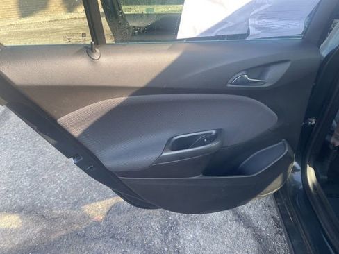 Used 2018 Chevrolet Cruze LT w/ Convenience Package image 13