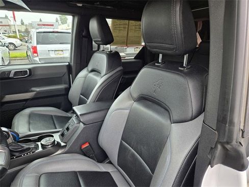 Certified 2023 Ford Bronco Black Diamond w/ Sasquatch Package image 12