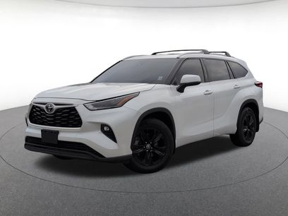 Used 2022 Toyota Highlander XLE