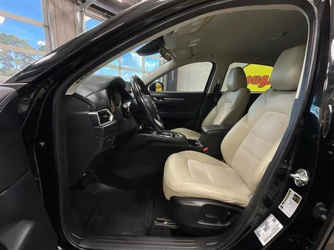 Used 2020 MAZDA CX-5 Touring image 11