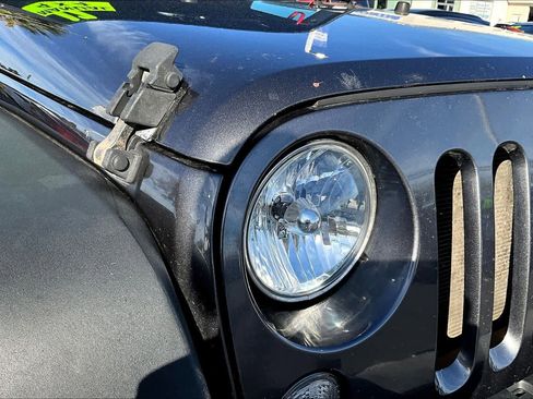 Used 2017 Jeep Wrangler Unlimited Sport w/ Quick Order Package 23S image 26