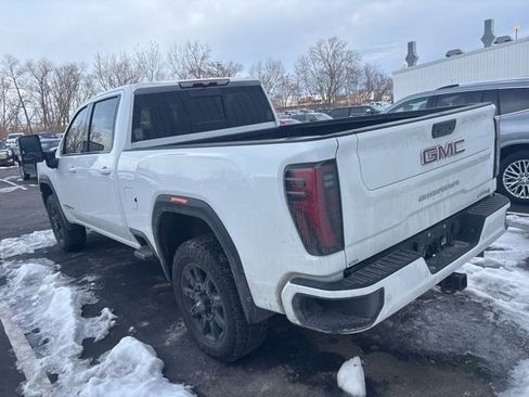 Used 2024 GMC Sierra 2500 AT4 w/ AT4 Preferred Package image 5