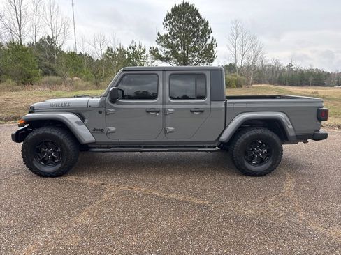Used 2021 Jeep Gladiator Willys image 5