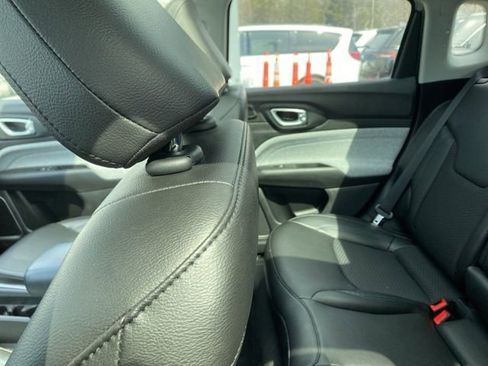 Used 2022 Jeep Compass Latitude w/ Sun and Sound Group image 6