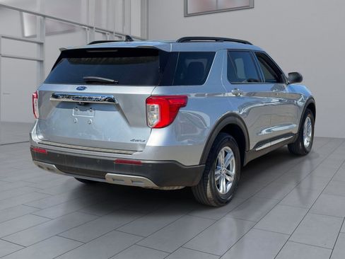 Used 2023 Ford Explorer XLT w/ Equipment Group 202A AWD/4WD image 6