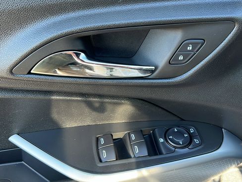 Used 2024 Chevrolet Trax RS image 15