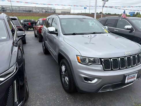 Used 2020 Jeep Grand Cherokee Limited AWD/4WD image 3