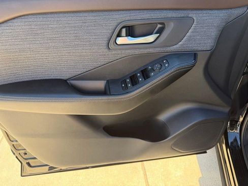Used 2023 Nissan Rogue SV FWD image 21