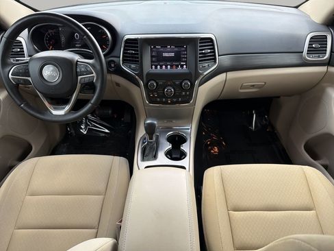 Used 2019 Jeep Grand Cherokee Laredo RWD image 12