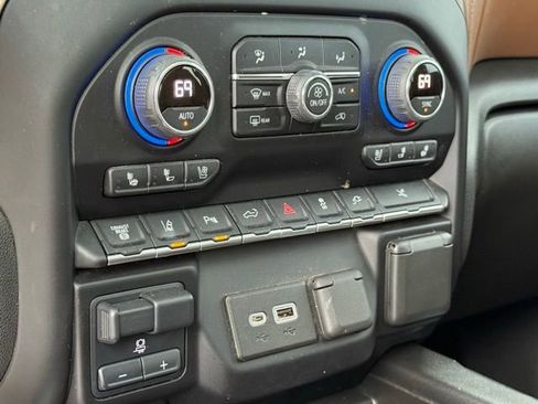 Used 2022 Chevrolet Silverado 3500 High Country w/ LPO, Hitch Package image 31