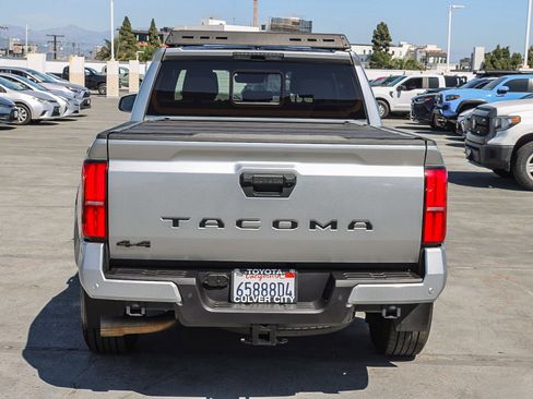 Used 2024 Toyota Tacoma TRD Sport w/ TRD Sport Upgrade Package image 8