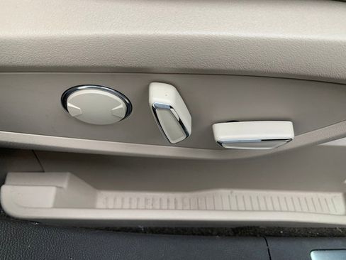 Used 2022 Lincoln Nautilus AWD image 15