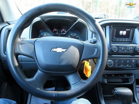 Used 2017 Chevrolet Colorado W/T image 10