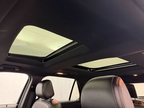 Used 2016 Ford Explorer Limited image 9