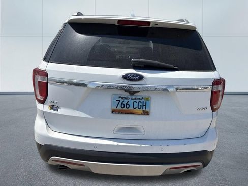 Used 2017 Ford Explorer XLT w/ Equipment Group 202A AWD/4WD image 5