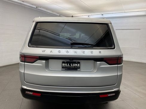 New 2025 Jeep Wagoneer 4WD image 5