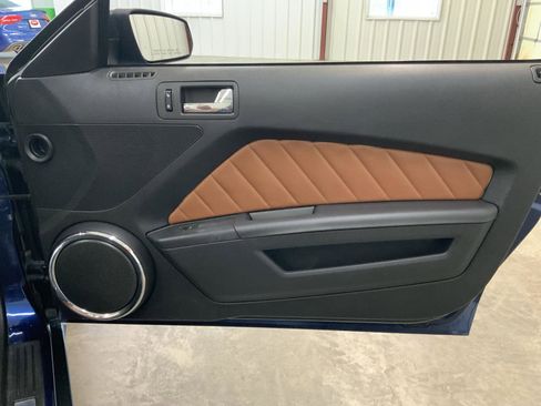 Used 2010 Ford Mustang Premium RWD image 22