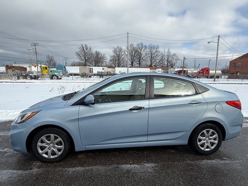 Used 2012 Hyundai Accent GLS w/ Comfort Pkg 2 image 6