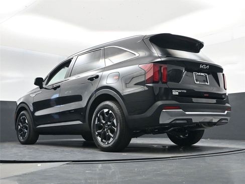 New 2026 Kia Sorento S image 12