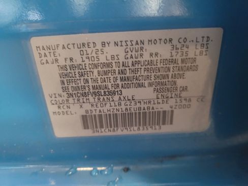 Used 2025 Nissan Versa SR FWD image 33