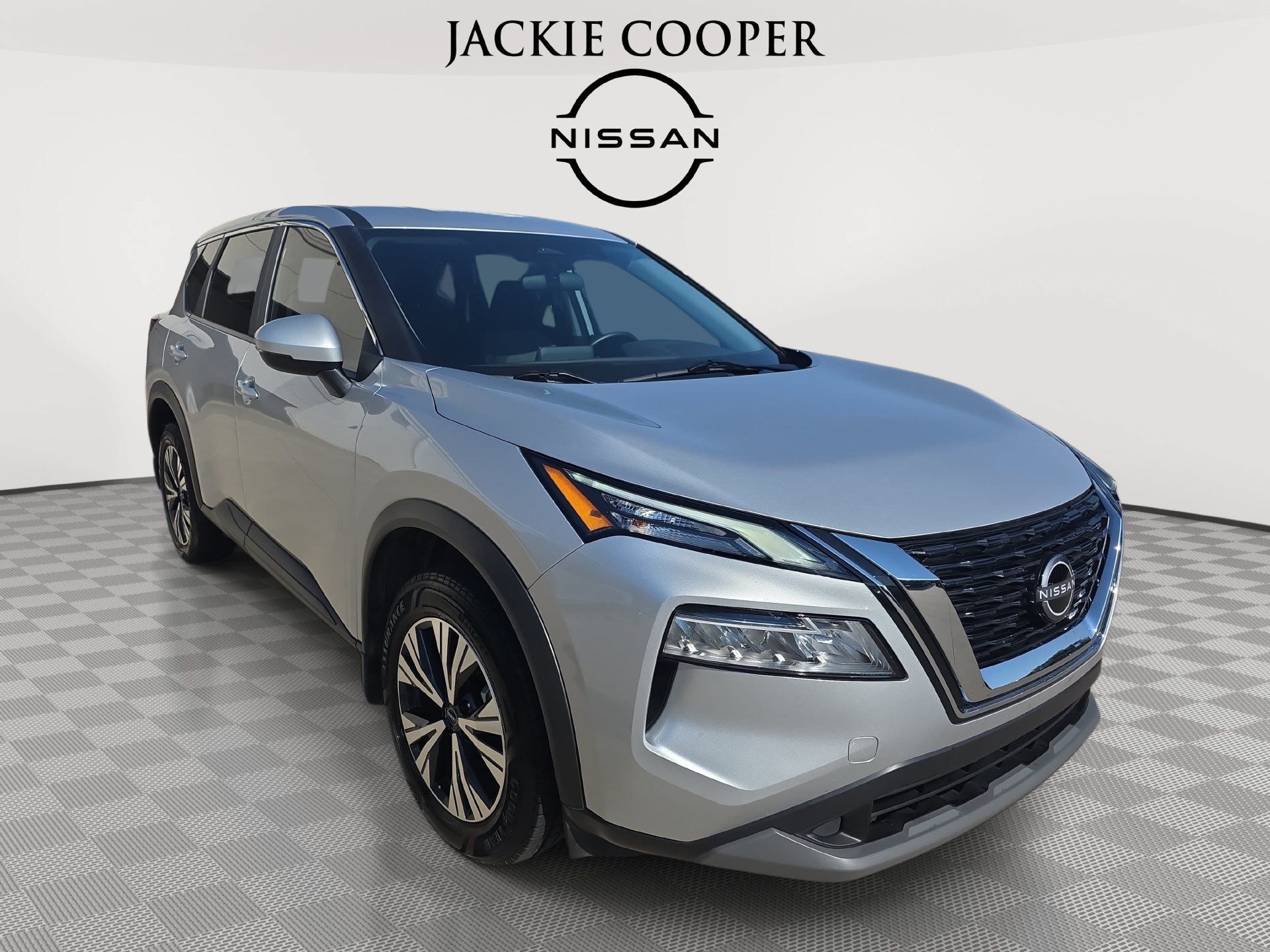 Used 2023 Nissan Rogue SV FWD image 3