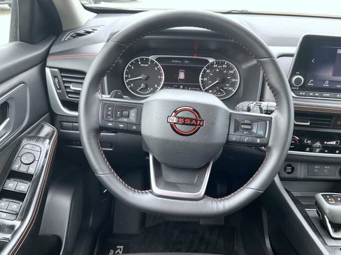 Certified 2025 Nissan Rogue SV AWD/4WD image 13