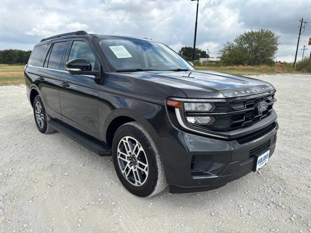 Used 2025 Ford Expedition Active AWD/4WD image 8
