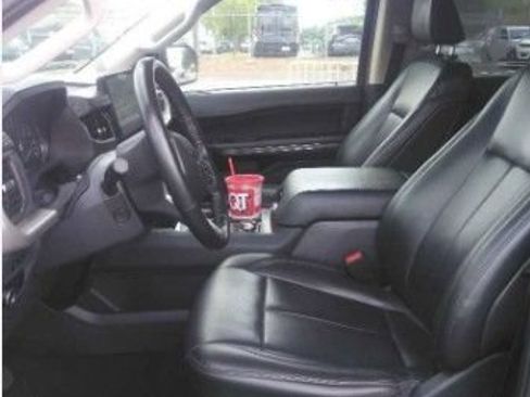Used 2024 Ford Expedition XLT AWD/4WD image 9